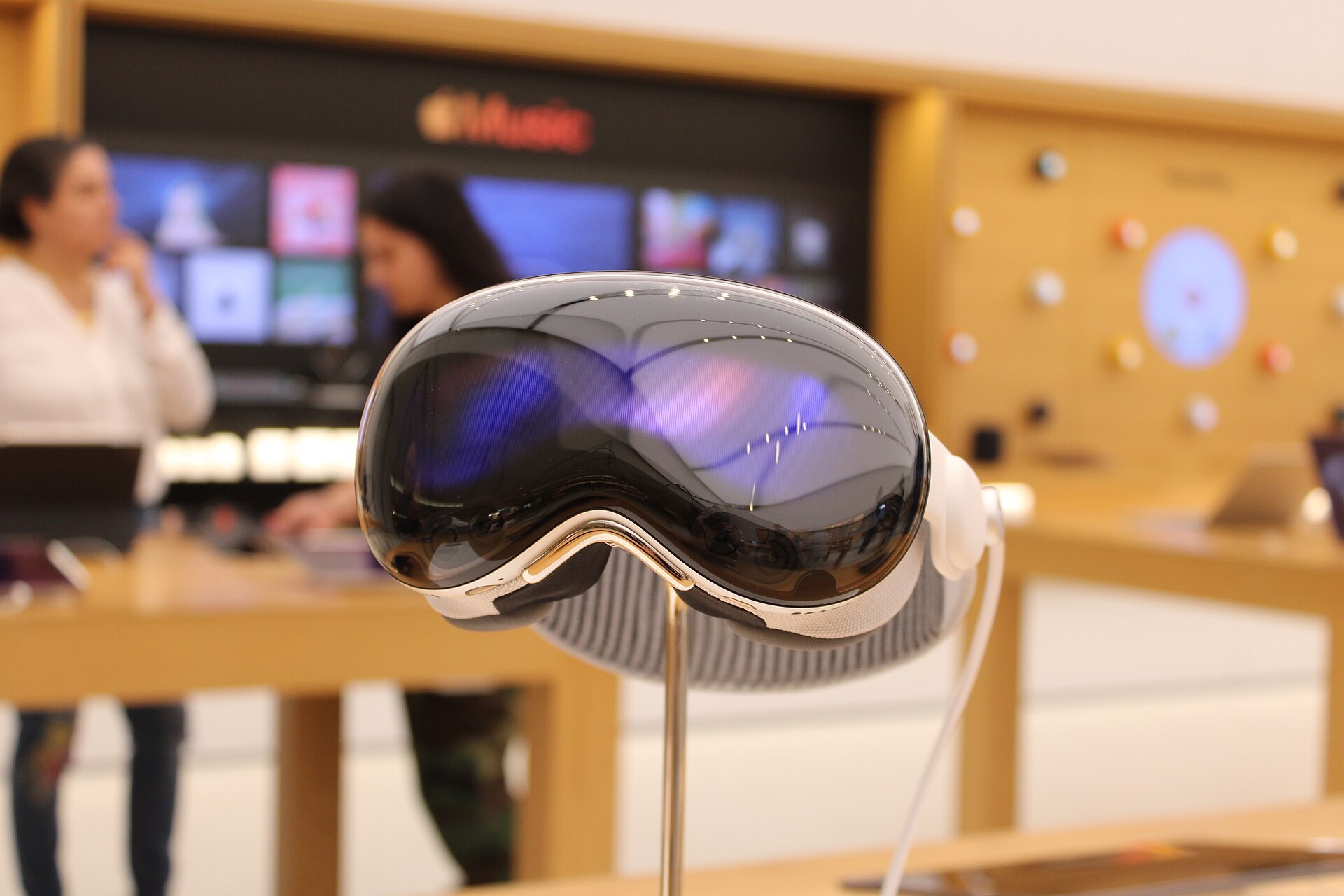 Apple Vision Pro with Solo Knit Band (Apple Vision Pro)